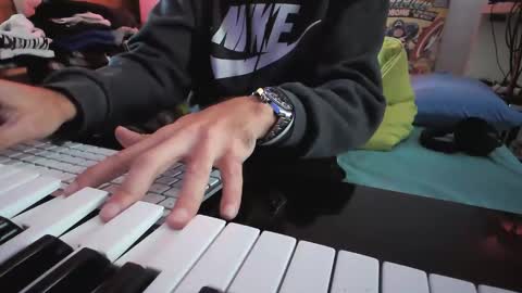 Torosko online show from November 2025 12:09:02 PM