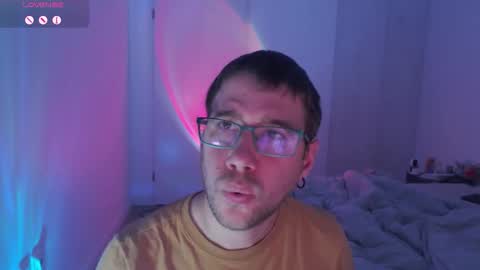 Snapshot of totoclown chatting on November 2025 03:07:01 AM Thomas online show from November 2025 03:07:01 AM