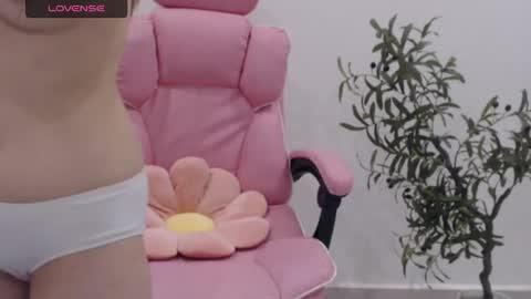 Snapshot of totoro_09 chatting on December 2025 01:56:02 AM Angelina online show from December 2025 01:56:02 AM