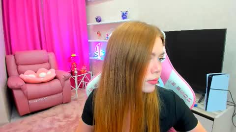 Snapshot of touch_the_heart chatting on September 2025 03:28:01 AM Touch The Heart online show from September 2025 03:28:01 AM