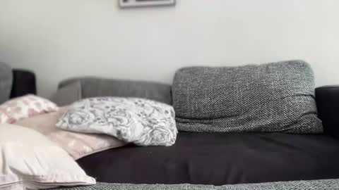 Snapshot of toulalan1992 chatting on October 2025 10:27:01 AM toulalan1992 online show from October 2025 10:27:01 AM