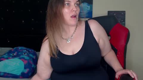 Snapshot of toxiclilly chatting on December 2024 07:26:02 AM Lilly Miss Mistress Goddess Maam Queen Boss online show from December 2024 07:26:02 AM