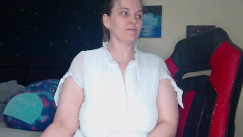 Snapshot of toxiclilly chatting on December 2024 11:53:01 AM Lilly Miss Mistress Goddess Maam Queen Boss online show from December 2024 11:53:01 AM