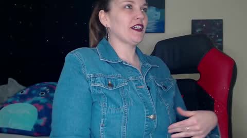 Snapshot of toxiclilly chatting on January 2025 11:40:02 AM Lilly Miss Mistress Goddess Maam Queen Boss online show from January 2025 11:40:02 AM