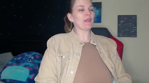 Snapshot of toxiclilly chatting on January 2025 08:18:02 AM Lilly Miss Mistress Goddess Maam Queen Boss online show from January 2025 08:18:02 AM