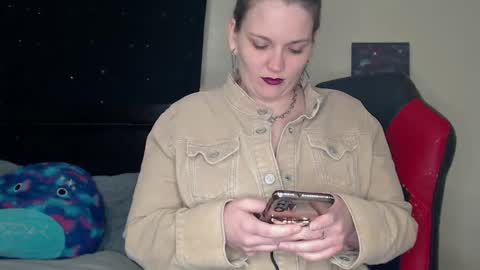 Snapshot of toxiclilly chatting on January 2025 09:03:01 AM Lilly Miss Mistress Goddess Maam Queen Boss online show from January 2025 09:03:01 AM