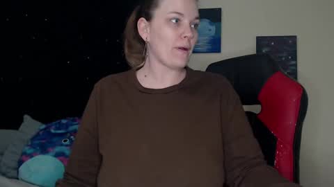 Snapshot of toxiclilly chatting on January 2025 09:24:01 AM Lilly Miss Mistress Goddess Maam Queen Boss online show from January 2025 09:24:01 AM