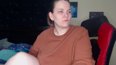 Snapshot of toxiclilly chatting on February 2025 09:04:02 AM Lilly Miss Mistress Goddess Maam Queen Boss online show from February 2025 09:04:02 AM