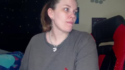 Snapshot of toxiclilly chatting on February 2025 12:28:01 PM Lilly Miss Mistress Goddess Maam Queen Boss online show from February 2025 12:28:01 PM