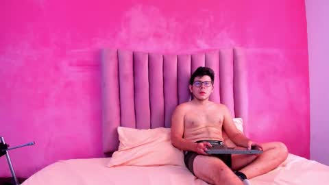 Snapshot of toxiclove01 chatting on December 2025 07:08:02 PM toxiclove01 online show from December 2025 07:08:02 PM