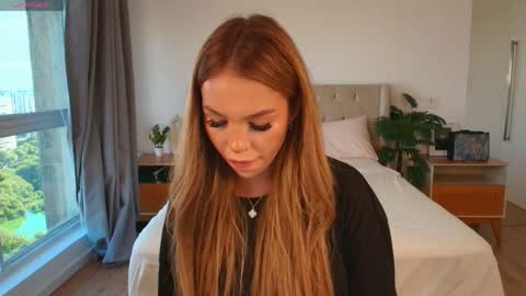 Snapshot of tracy_tay1or chatting on April 2026 11:00:02 AM Tracy GMT2 Mon 3 AM - 4 PM Tue 3 AM - 4 PM Wed 3 AM - 4 PM Thur 3 AM - 4 PM Fri 3 AM - 4 PM online show from April 2026 11:00:02 AM