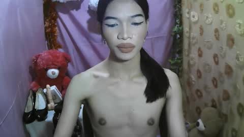 Snapshot of transgender21_petitecock chatting on December 2025 12:54:01 PM supernatural trans online show from December 2025 12:54:01 PM