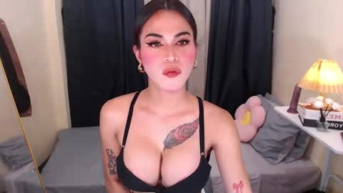 Snapshot of transgoddessselena chatting on June 2026 11:57:01 PM Selena the real cummer online show from June 2026 11:57:01 PM