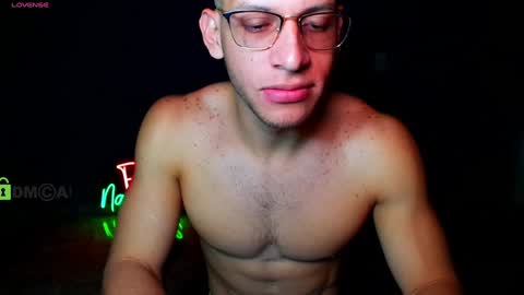 TRAVIS. online show from December 2024 11:17:02 PM