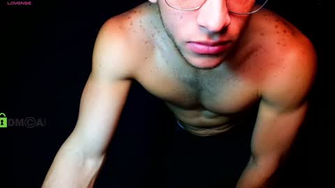 TRAVIS. online show from January 2025 05:02:01 AM