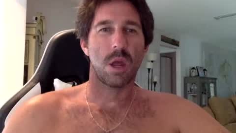 TravisKenn online show from September 2025 06:52:01 PM