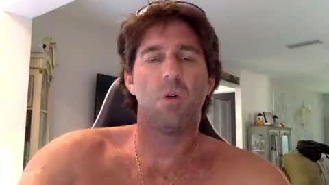 Snapshot of traviskenn chatting on November 2025 07:46:02 PM TravisKenn online show from November 2025 07:46:02 PM