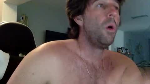 Snapshot of traviskenn chatting on November 2025 09:03:02 PM TravisKenn online show from November 2025 09:03:02 PM