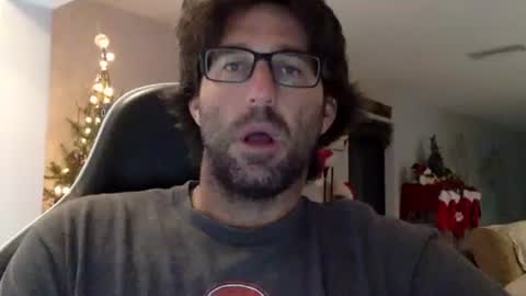 Snapshot of traviskenn chatting on December 2025 12:45:02 PM TravisKenn online show from December 2025 12:45:02 PM