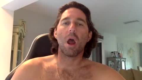 Snapshot of traviskenn chatting on February 2026 07:10:02 PM TravisKenn online show from February 2026 07:10:02 PM