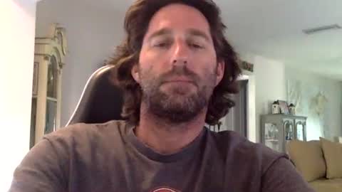 Snapshot of traviskenn chatting on February 2026 07:45:01 PM TravisKenn online show from February 2026 07:45:01 PM