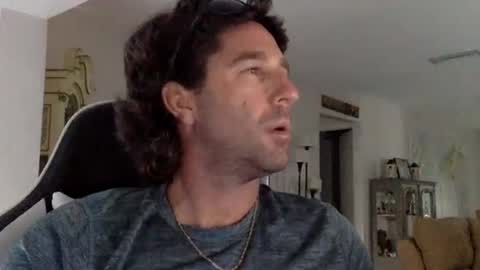 Snapshot of traviskenn chatting on March 2026 09:28:01 PM TravisKenn online show from March 2026 09:28:01 PM