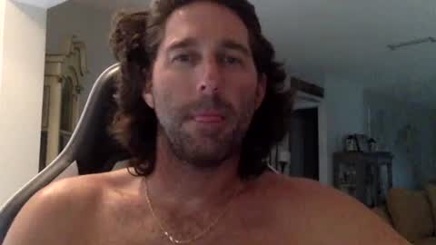 Snapshot of traviskenn chatting on June 2026 08:03:01 PM TravisKenn online show from June 2026 08:03:01 PM