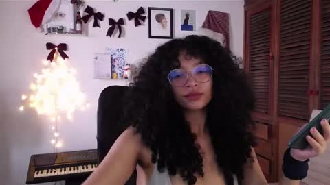 Snapshot of treasuresz chatting on December 2024 05:22:01 PM Emily online show from December 2024 05:22:01 PM