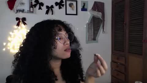 Snapshot of treasuresz chatting on December 2024 05:21:02 PM Emily online show from December 2024 05:21:02 PM