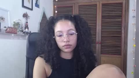 Snapshot of treasuresz chatting on January 2025 03:35:02 PM Emily online show from January 2025 03:35:02 PM