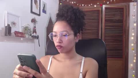 Snapshot of treasuresz chatting on February 2025 05:29:02 PM Emily online show from February 2025 05:29:02 PM