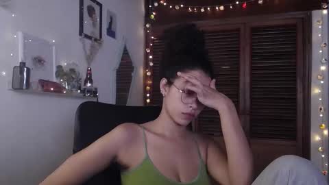 Snapshot of treasuresz chatting on February 2025 04:31:01 PM Emily online show from February 2025 04:31:01 PM