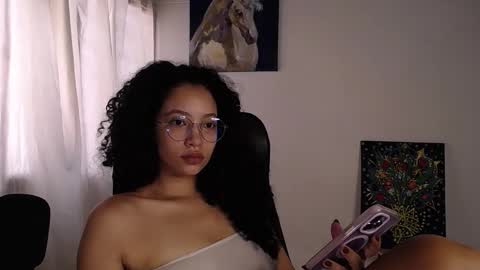 Snapshot of treasuresz chatting on October 2025 03:45:01 PM Emily online show from October 2025 03:45:01 PM