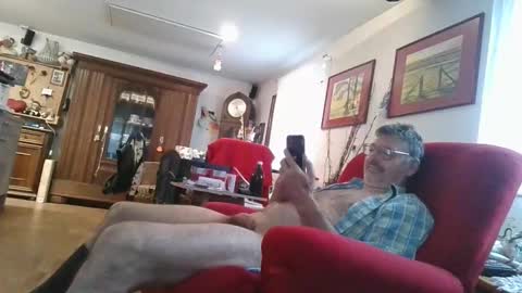 trebgeis1 online show from September 2025 06:46:01 AM