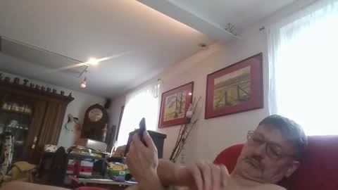 trebgeis1 online show from October 2025 01:01:02 PM