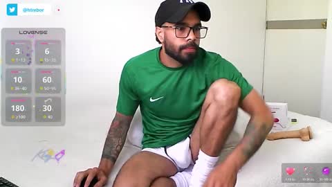 Snapshot of treborshunter chatting on February 2026 06:36:01 PM Hunter man online show from February 2026 06:36:01 PM