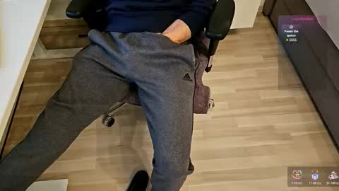 tree1989 online show from February 2026 03:57:01 PM