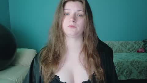 Snapshot of treejeanne chatting on June 2026 07:45:01 PM TreeJeanne online show from June 2026 07:45:01 PM