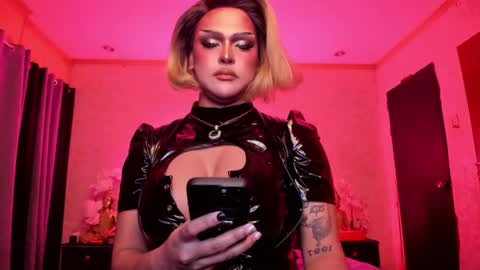 Snapshot of tremendouscockdestroyer chatting on January 2025 09:33:01 PM Jade online show from January 2025 09:33:01 PM