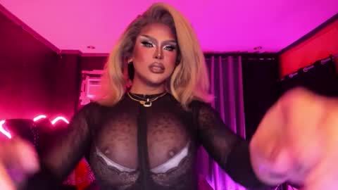 Snapshot of tremendouscockdestroyer chatting on November 2025 02:33:01 AM Jade online show from November 2025 02:33:01 AM