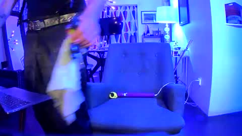 Snapshot of trent_pounder chatting on December 2024 08:37:02 AM Trent Pounder online show from December 2024 08:37:02 AM