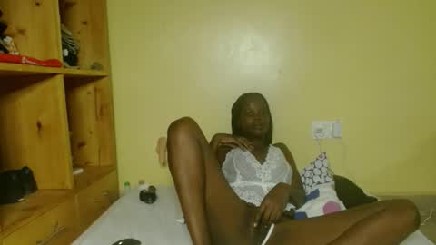 trey_queens online show from June 2026 12:22:02 PM