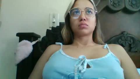 triana_bell online show from January 2025 03:57:01 PM