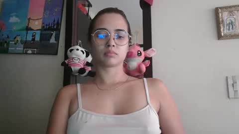 triana_bell online show from May 2026 04:59:02 PM