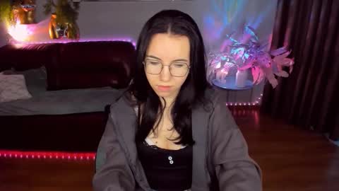 TriciaDaisy online show from May 2026 04:28:02 AM