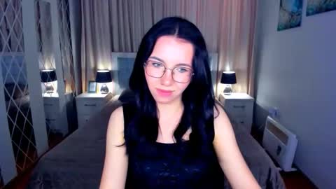 TriciaDaisy online show from May 2026 02:35:02 PM