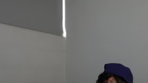 Snapshot of trieone chatting on December 2024 03:33:02 PM - trieone online show from December 2024 03:33:02 PM