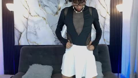 Snapshot of triiangel_latinboy chatting on April 2026 12:35:01 AM Johan online show from April 2026 12:35:01 AM