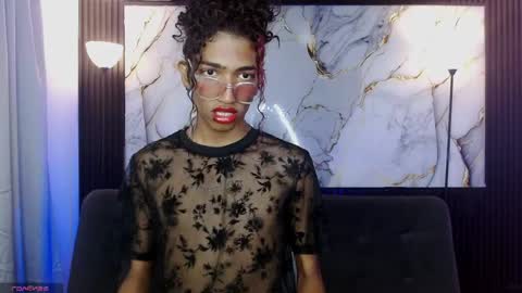 Snapshot of triiangel_latinboy chatting on May 2026 12:38:01 AM Johan online show from May 2026 12:38:01 AM