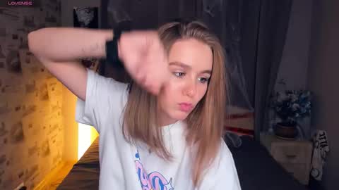 Bubbles online show from November 2025 07:01:02 PM